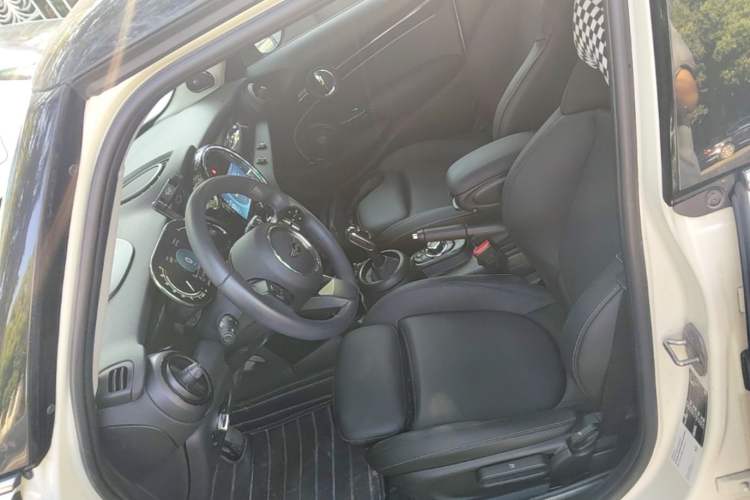 Used MINI 2023 1.5T COOPER Artist Five-Door Edition Left Front Seat