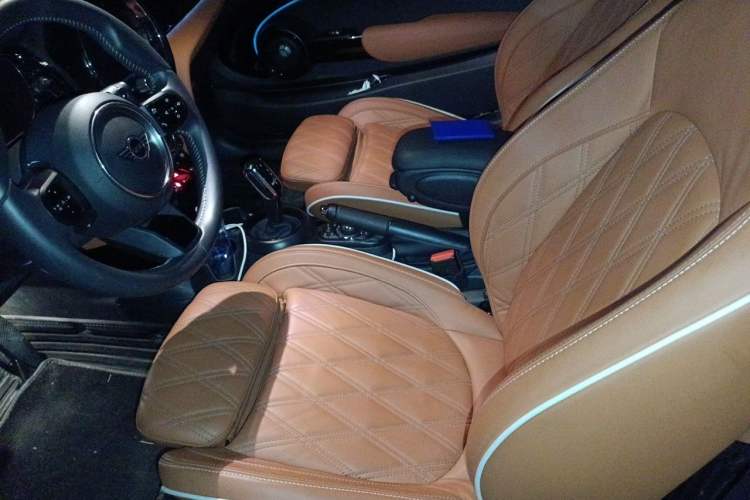 Used MINI 2023 Updated 2.0T COOPER S Artist Left Front Seat
