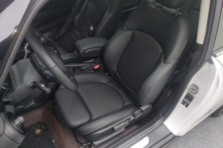 Used MINI 2023 Updated 1.5T COOPER Artist Left Front Seat