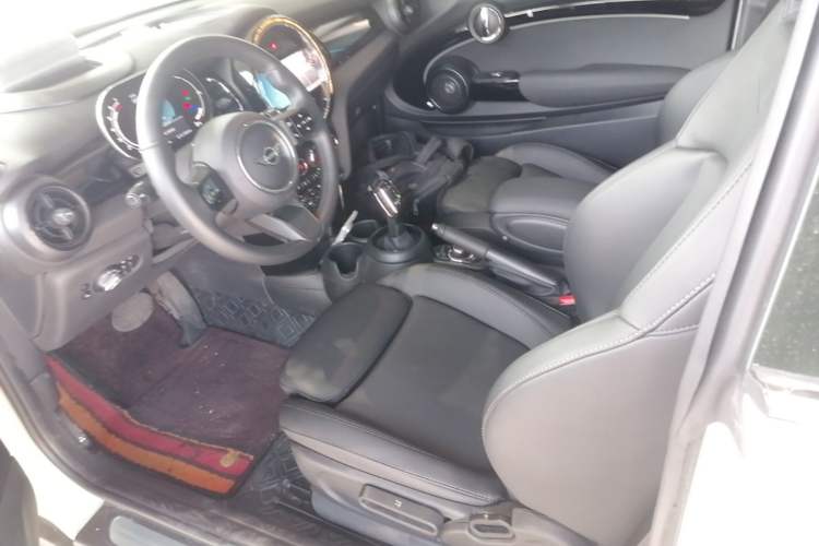 Used MINI 2023 1.5T COOPER Artist Left Front Seat