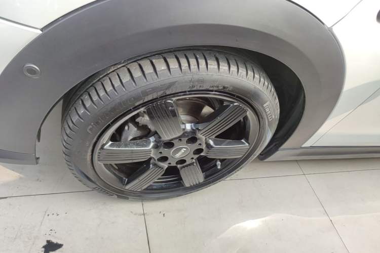 Used MINI 2023 Updated 1.5T COOPER Artist Left Front Wheel Hub