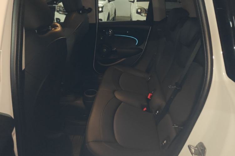 Used MINI 2023 Updated 1.5T COOPER Artist Five-Door Edition Left Rear Seat