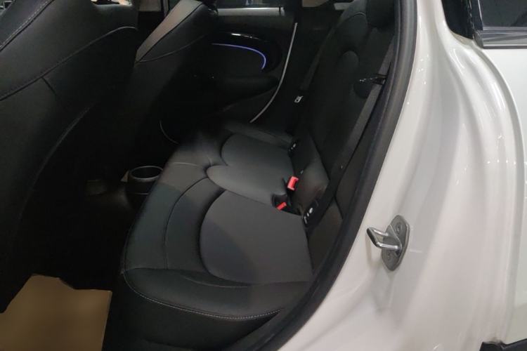 Used MINI 2023 Updated 1.5T COOPER Artist Five-Door Edition Left Rear Seat