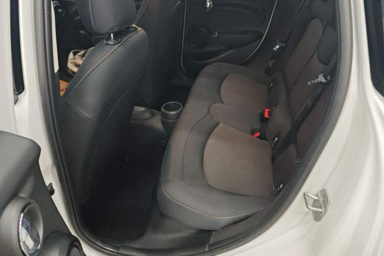 Used MINI 2023 1.5T ONE Five-Door Edition Left Rear Seat