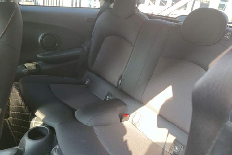 Used MINI 2023 1.5T ONE Left Rear Seat