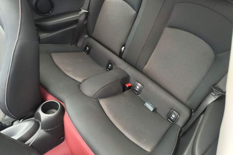 Used MINI 2023 1.5T ONE Left Rear Seat