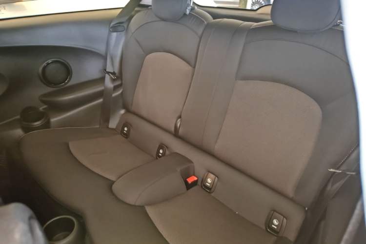 Used MINI 2023 1.5T ONE Left Rear Seat