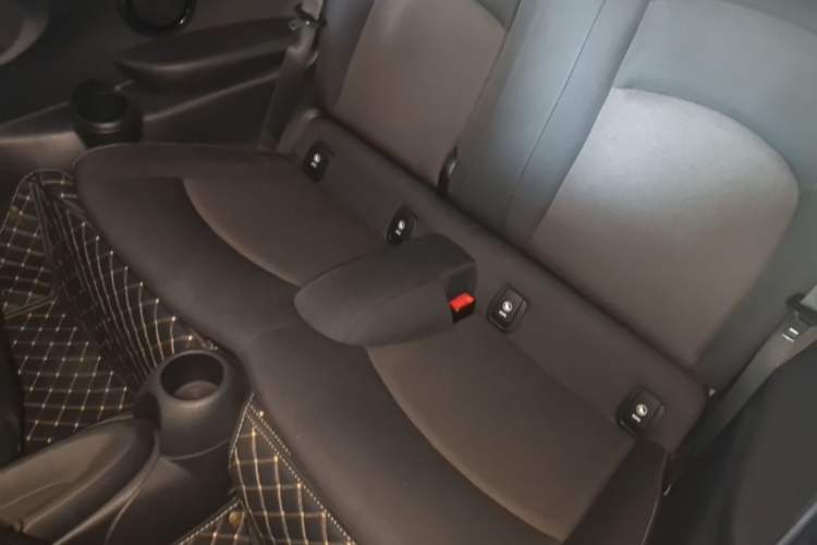 Used MINI 2023 1.5T ONE Left Rear Seat