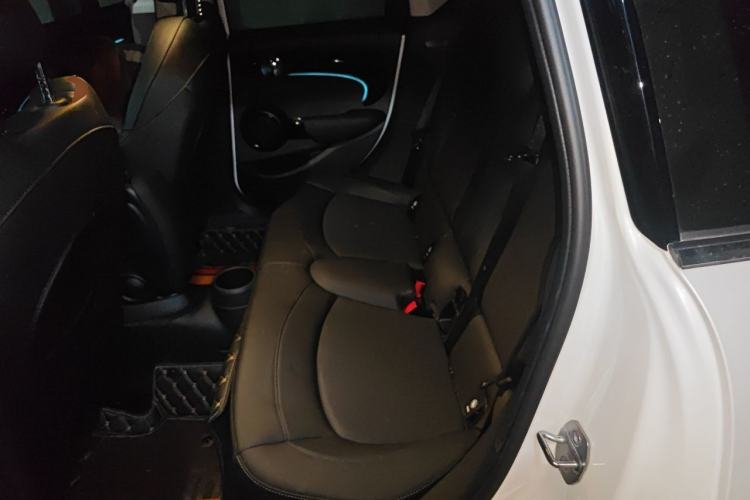 Used MINI 2023 Updated 1.5T COOPER Artist Five-Door Edition Left Rear Seat