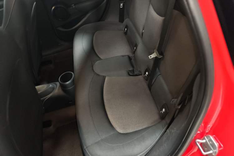 Used MINI 2023 1.5T ONE Five-Door Edition Left Rear Seat