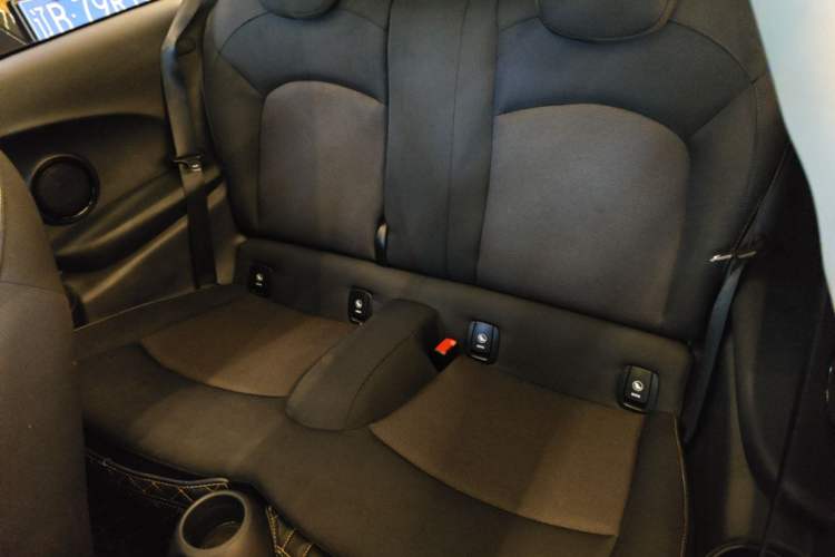 Used MINI 2023 1.5T ONE Left Rear Seat