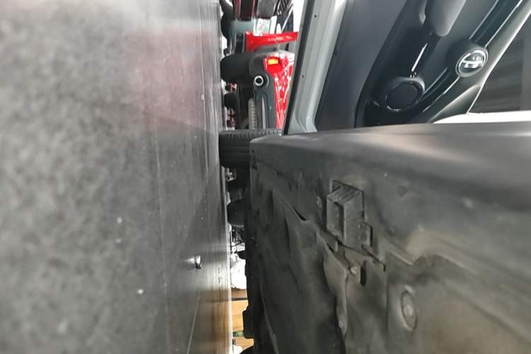 Used MINI 2023 Updated 1.5T COOPER Artist Left Side Sill