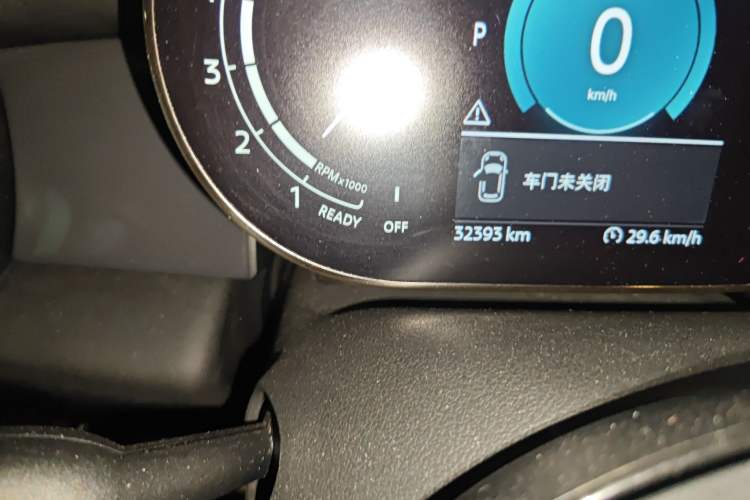 Used MINI 2023 1.5T ONE Odometer Close Up