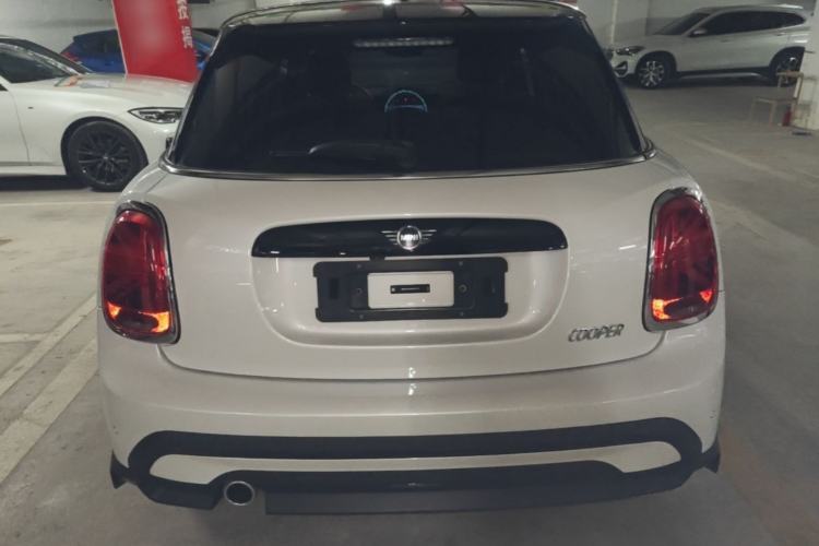 Used MINI 2023 Updated 1.5T COOPER Artist Five-Door Edition Rear