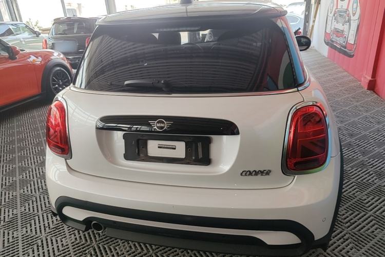 Used MINI 2023 Updated 1.5T COOPER Artist Rear
