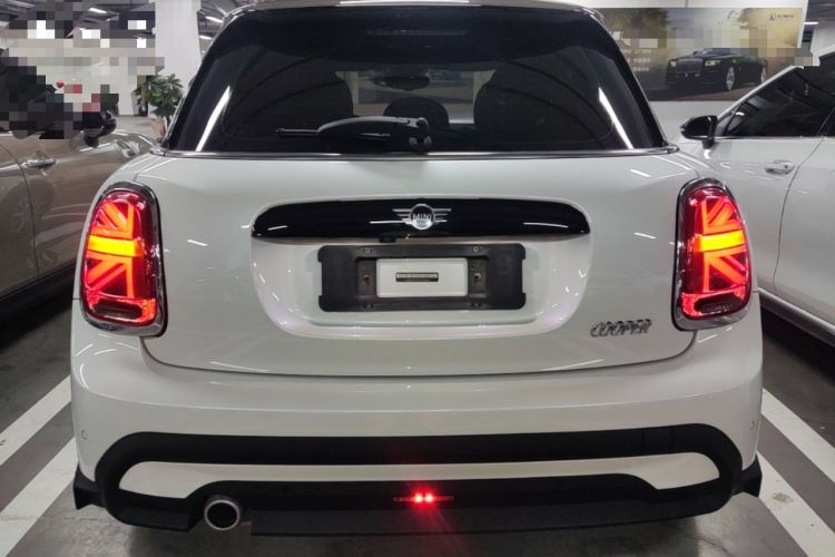 Used MINI 2023 Updated 1.5T COOPER Artist Five-Door Edition Rear