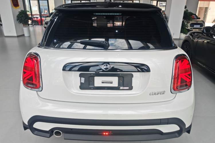 Used MINI 2023 Updated 1.5T COOPER Artist Rear