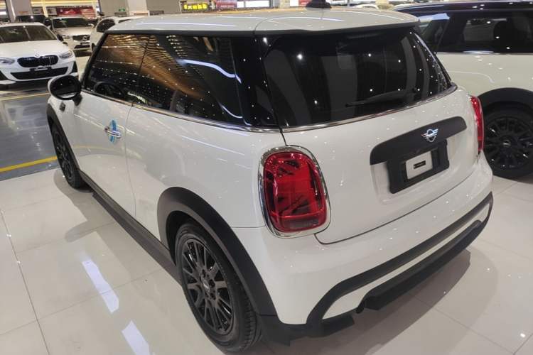 Used MINI 2023 1.5T ONE Rear Left 45 Deg