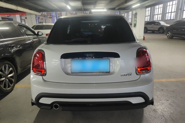 Used MINI 2023 Updated 1.5T COOPER Artist Five-Door Edition Rear