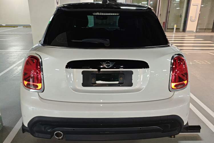 Used MINI 2023 1.5T COOPER Artist Five-Door Edition Rear