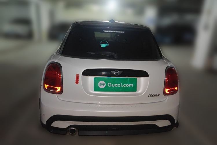 Used MINI 2023 Updated 1.5T COOPER Artist Five-Door Edition Rear