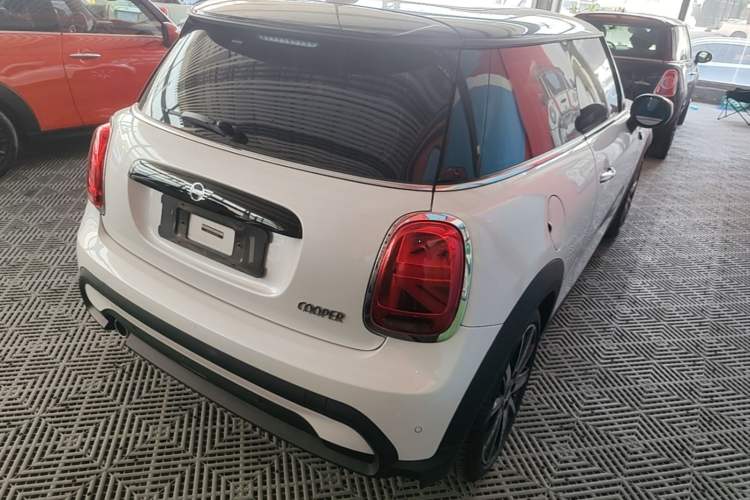 Used MINI 2023 Updated 1.5T COOPER Artist Rear Right 45 Deg