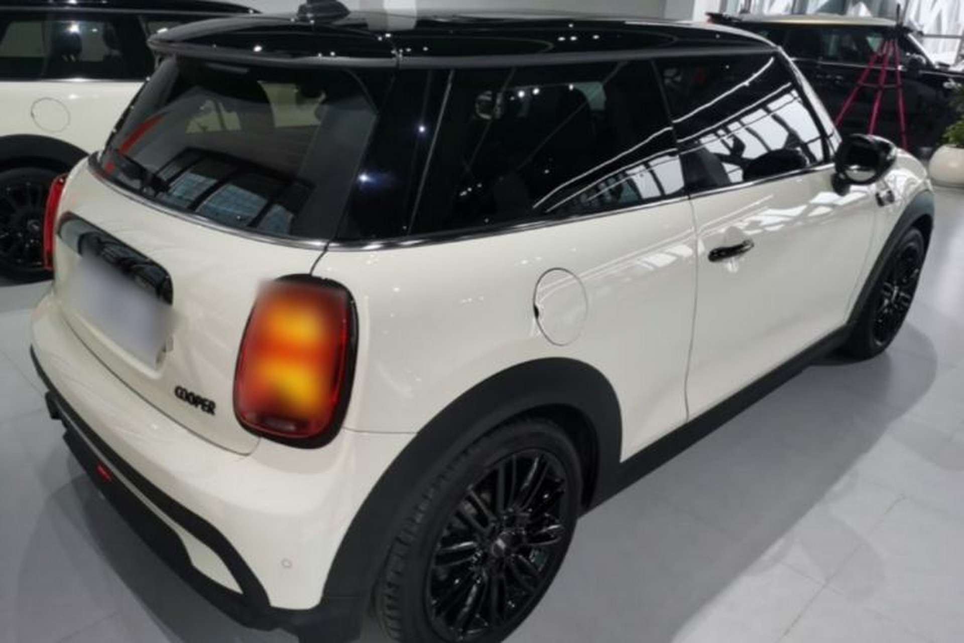 Used MINI 2023 1.5T COOPER Artist Rear Right 45 Deg