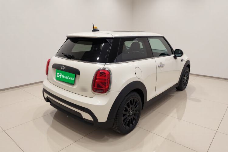 Used MINI 2023 1.5T ONE Rear Right 45 Deg