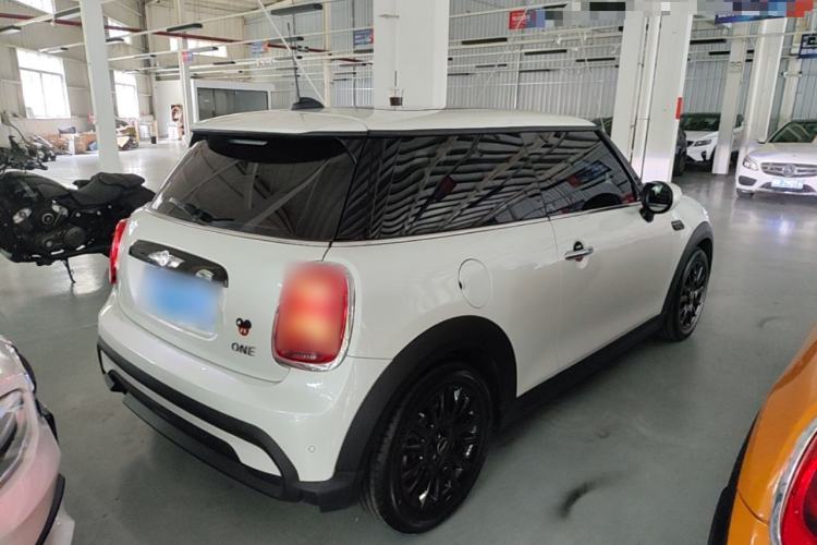Used MINI 2023 1.5T ONE Rear Right 45 Deg