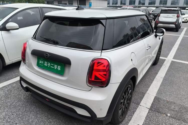 Used MINI 2023 1.5T ONE Rear Right 45 Deg