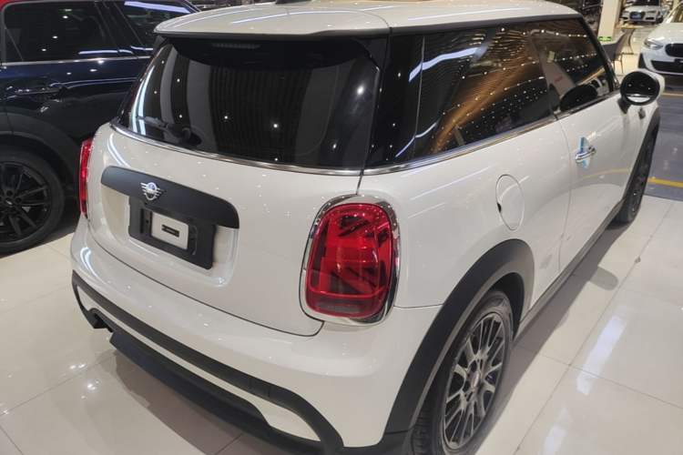 Used MINI 2023 1.5T ONE Rear Right 45 Deg