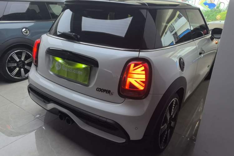 Used MINI 2023 Updated 2.0T COOPER S Artist Rear Right 45 Deg