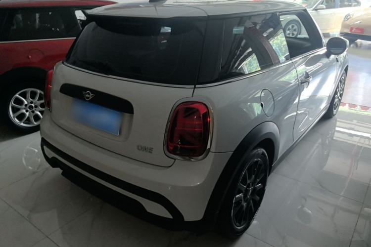 Used MINI 2023 1.5T ONE Rear Right 45 Deg