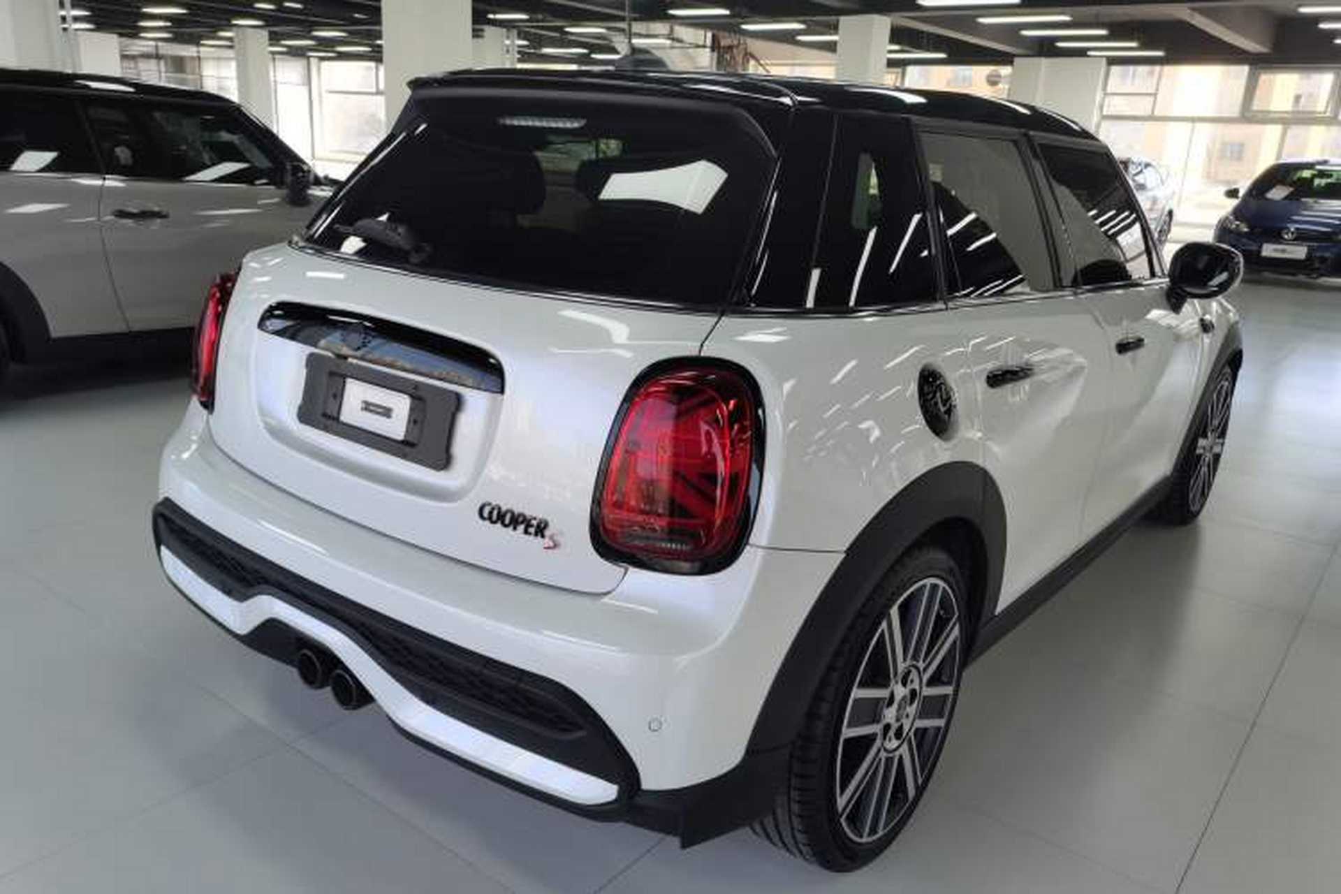 Used MINI 2023 Facelift 2.0T COOPER S Artist Five-Door Edition Rear Right 45 Deg