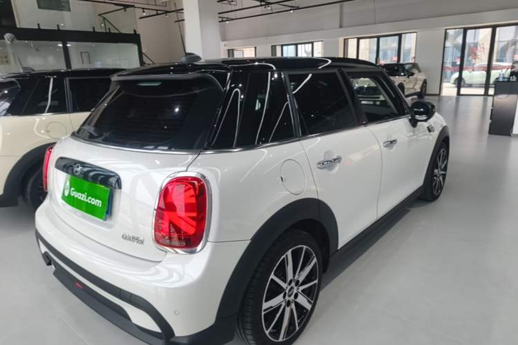 Used MINI 2023 Updated 1.5T COOPER Artist Five-Door Edition Rear Right 45 Deg