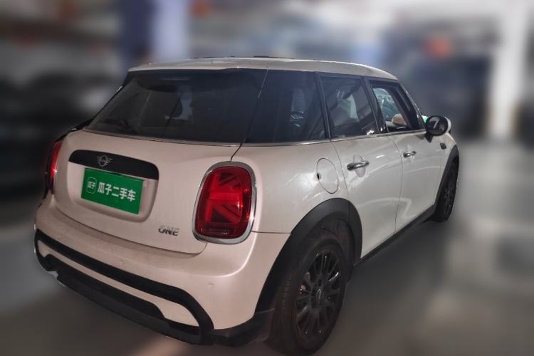 Used MINI 2023 1.5T ONE Five-Door Edition Rear Right 45 Deg