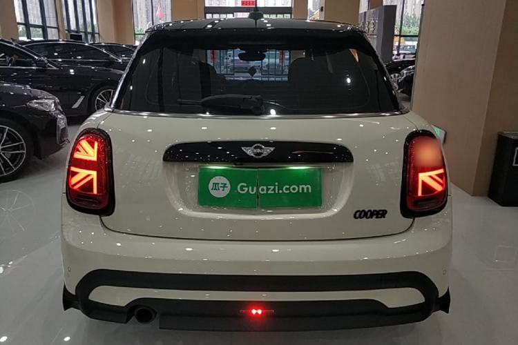 Used MINI 2023 1.5T COOPER Artist Five-Door Edition Rear