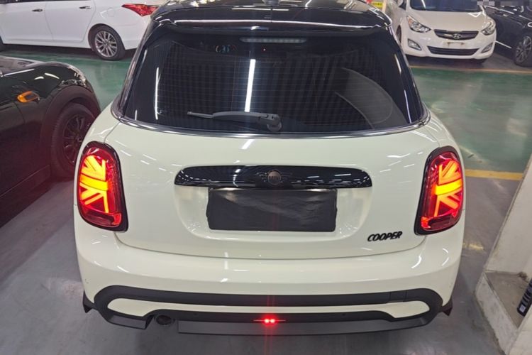 Used MINI 2023 1.5T COOPER Artist Five-Door Edition Rear