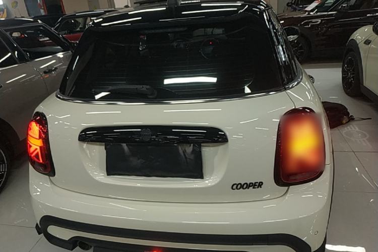 Used MINI 2023 1.5T COOPER Artist Five-Door Edition Rear
