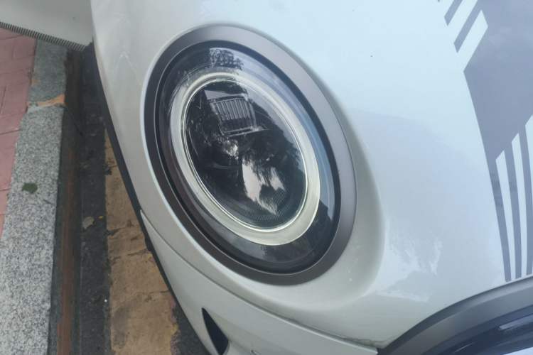Used MINI 2023 1.5T COOPER King's Cross Special Edition Five-Door Version Right Front Headlight