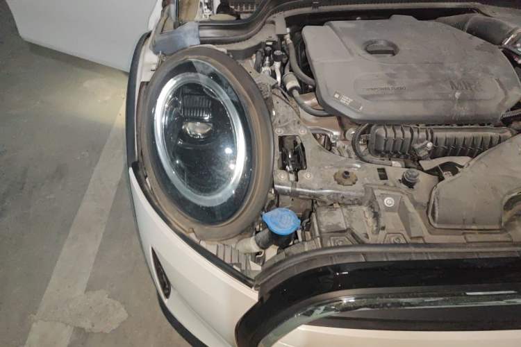 Used MINI 2023 Updated 1.5T COOPER Artist Five-Door Edition Right Front Headlight