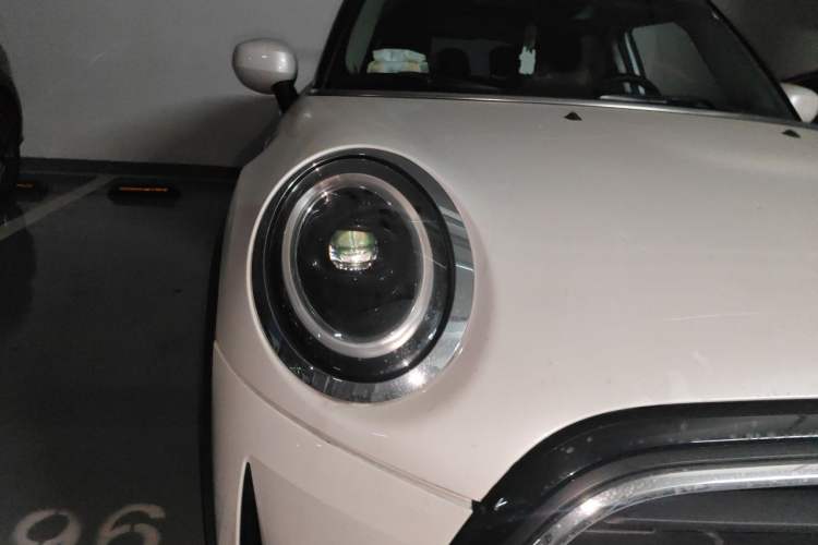 Used MINI 2023 1.5T ONE Five-Door Edition Right Front Headlight