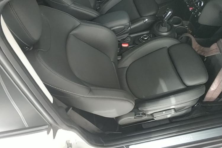 Used MINI 2023 1.5T COOPER Artist Right Front Seat