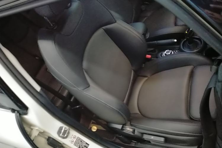 Used MINI 2023 1.5T COOPER Artist Five-Door Edition Right Front Seat
