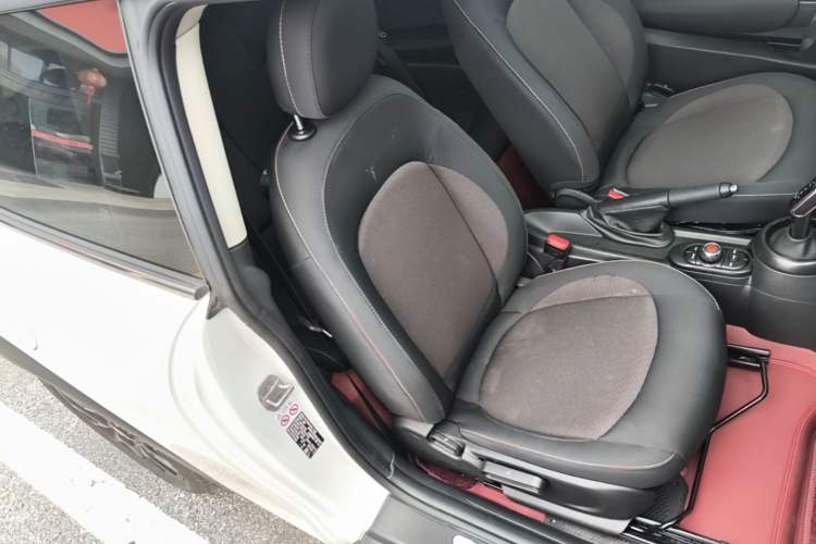 Used MINI 2023 1.5T ONE Right Front Seat