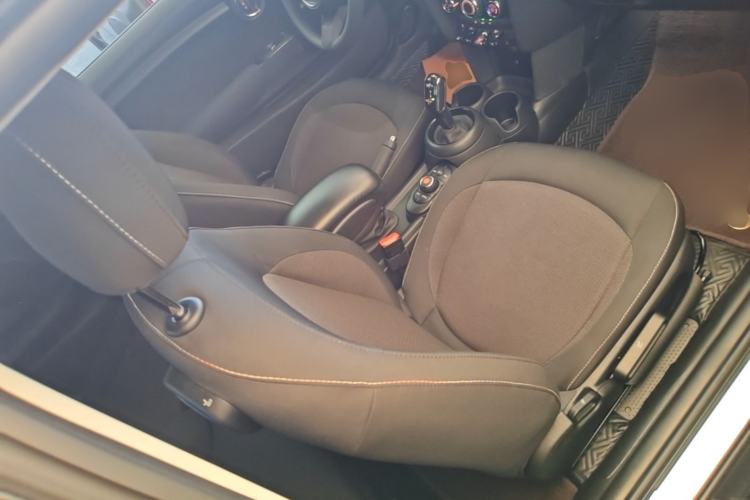 Used MINI 2023 1.5T ONE Right Front Seat