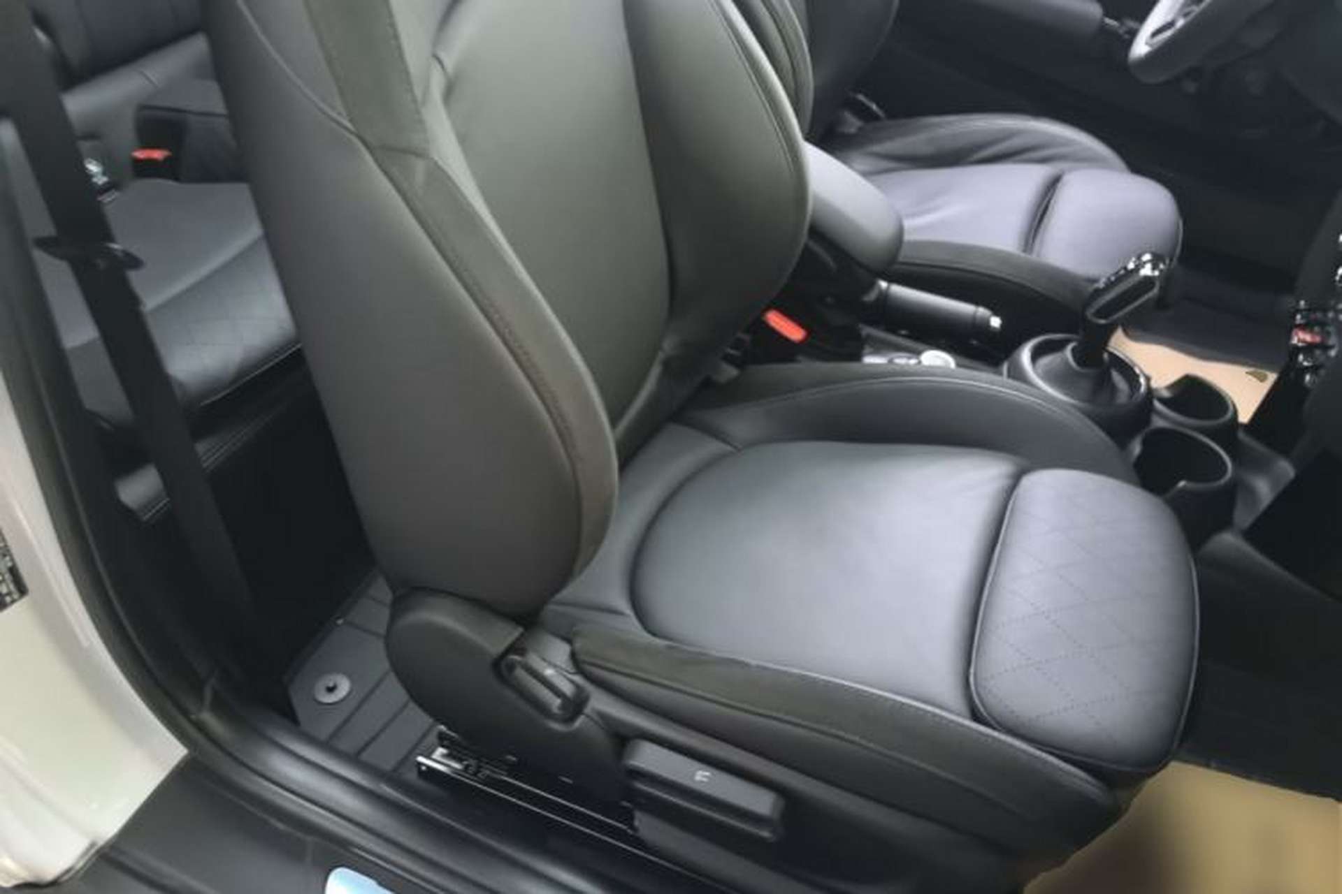 Used MINI 2023 Updated 2.0T COOPER S Artist Right Front Seat