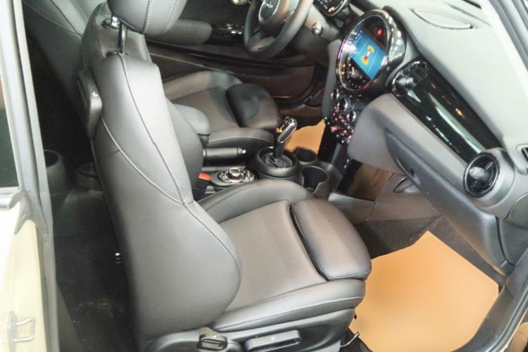 Used MINI 2023 1.5T COOPER Artist Right Front Seat
