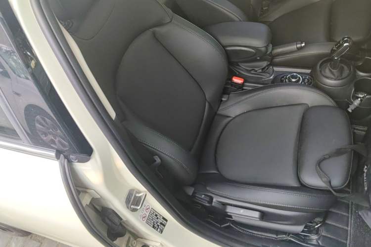 Used MINI 2023 1.5T COOPER Artist Five-Door Edition Right Front Seat