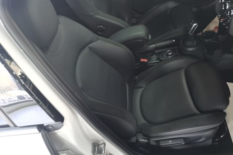 Used MINI 2023 Facelift 2.0T COOPER S Artist Five-Door Edition Right Front Seat